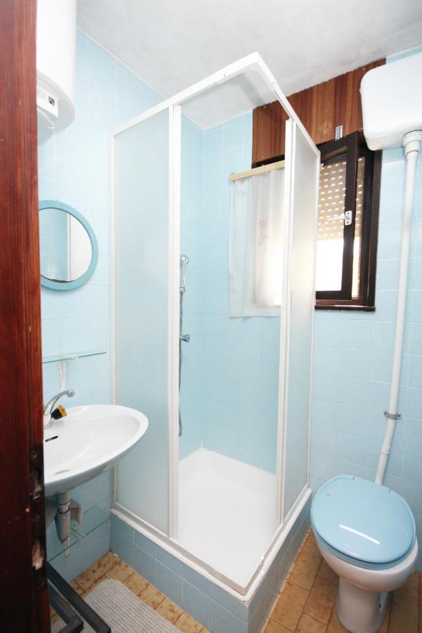 Apartments With A Parking Space Murter - 5103 Бетина Екстериор снимка